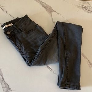 710 Levi’s Super Skinny Jeans